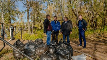 Субботник на берегу Урала